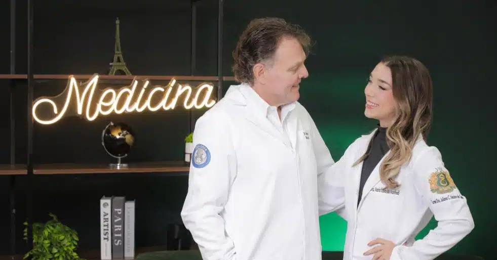 Sensação de dever cumprido: pai quita 72º boleto da filha médica e viraliza nas redes sociais