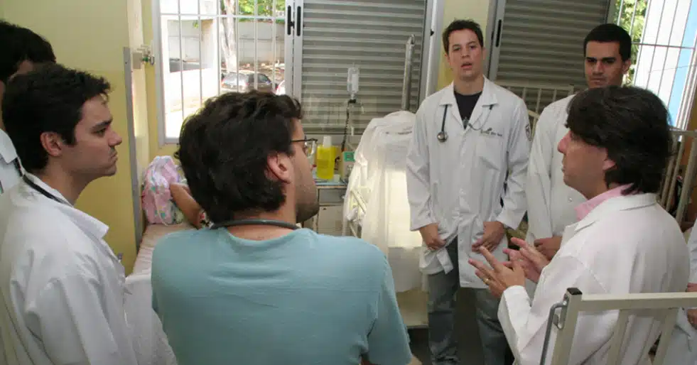 Método tradicional ou PBL? Os impactos de cada abordagem na formação médica