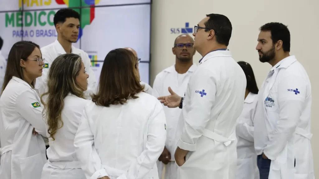 Estudantes de Medicina terão bolsa de R$ 700 até a formatura