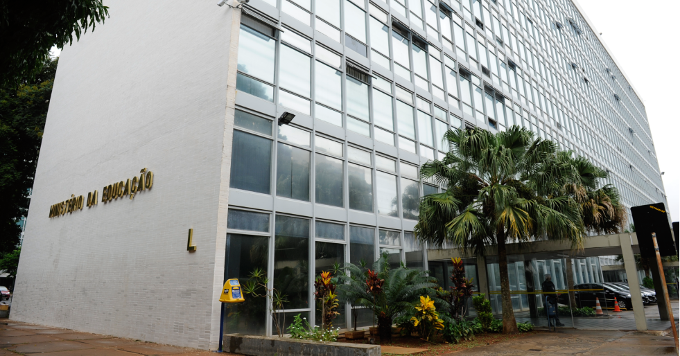 Novas regras para credenciamento de hospitais universitários impulsionam abertura de cursos de Medicina no Brasil