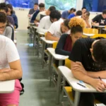 Candidatos prestando o vestibular da USP