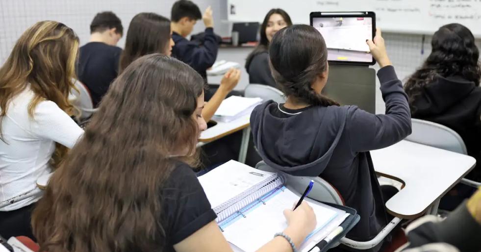 Cartilha do Enem 2025 explica como usar repertório sociocultural sem prejudicar a nota