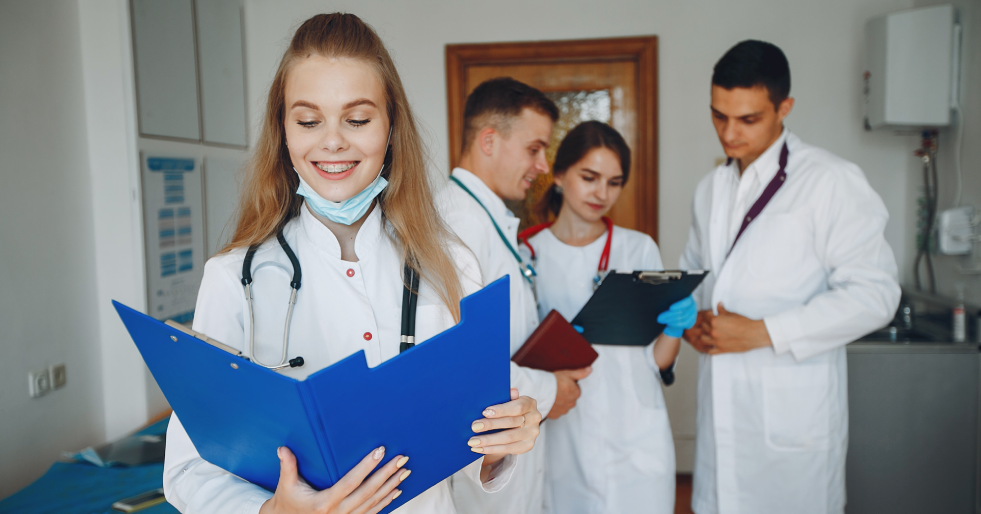 Vestibular Tradicional ou Online: Conheça os formatos dos vestibulares de Medicina e veja qual é o melhor para você