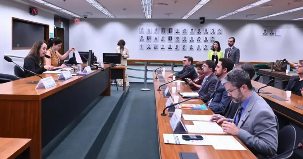 CAMARA DEBATE ENAMED