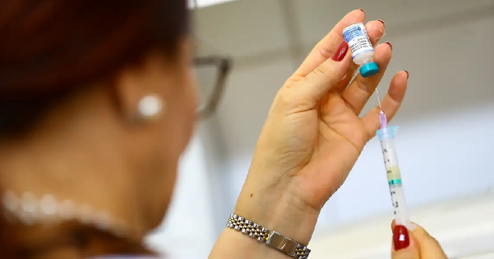 Vacina contra o vírus é aplicada gratuitamente no Sistema Único de Saúde