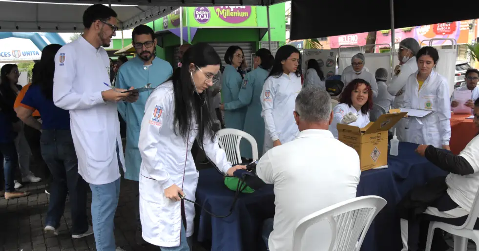 Saiba como pagar a faculdade de Medicina com bolsas e financiamento