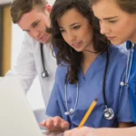 Como montar um cronograma de estudos para o vestibular de Medicina no segundo semestre