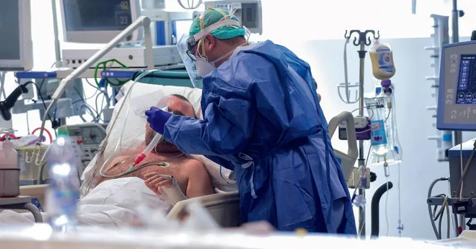 médico UTIs esgotamento emocional